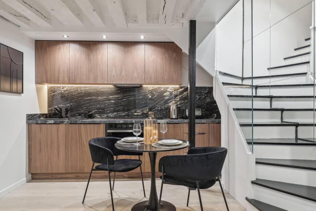Appartement Duplex Parisien Pres Du Louvre Extérieur photo